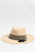 Sombrero fedora crema claro con flecos en contorno