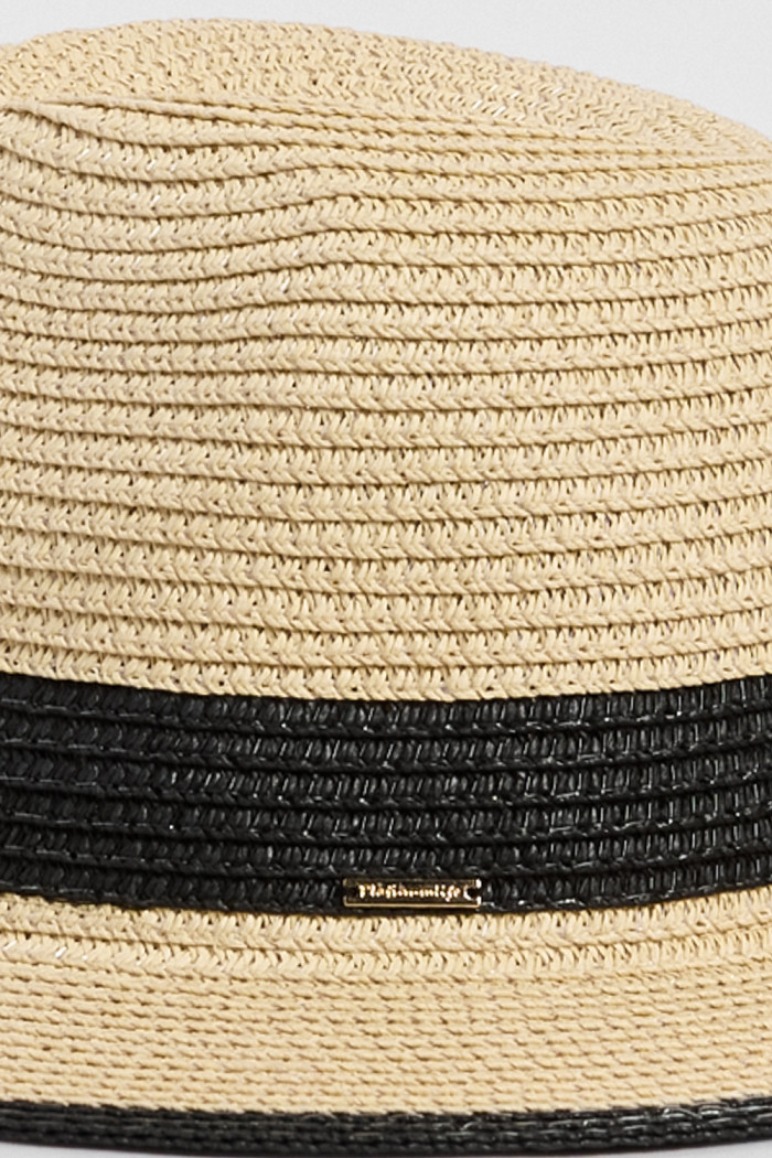 Sombrero kaki claro fedora con contrastes negros