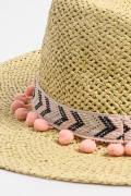 Sombrero kaki claro fedora con pompones y cinta decorativa