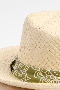 Sombrero Panamá crema claro con pañuelo verde
