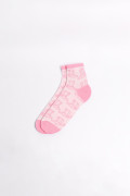 Medias cortas rosadas con diseños vaqueros y contrastes