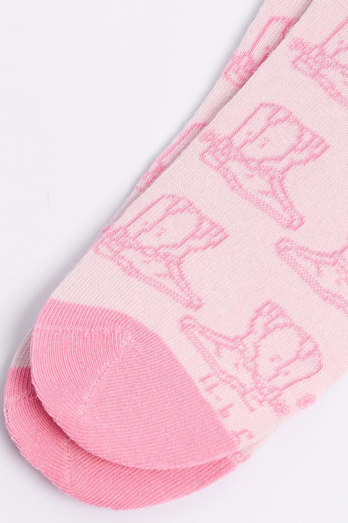 Medias cortas rosadas con diseños vaqueros y contrastes