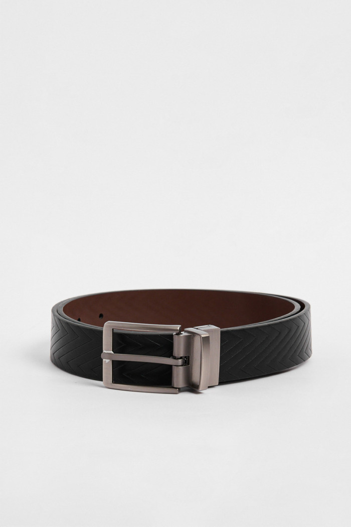 Cinturón sintético reversible negro con texturas