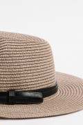 Sombrero fedora café medio con cinturón negro