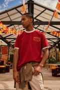 Camiseta roja de Cerveza Poker con contrastes oversize