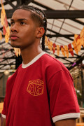 Camiseta roja de Cerveza Poker con contrastes oversize