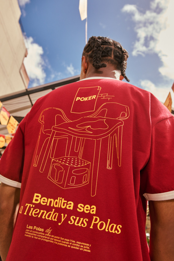 Camiseta roja de Cerveza Poker con contrastes oversize