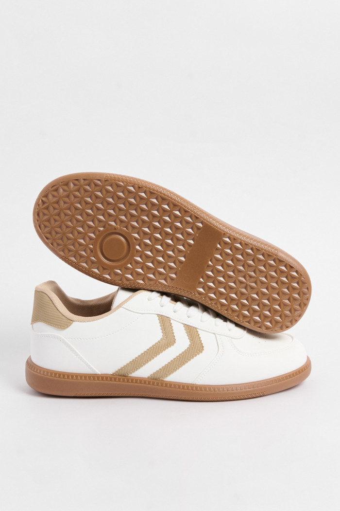 Tenis casuales cremas claros con contrastes kakis