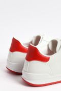 Tenis casuales unicolores con contrastes y cordones