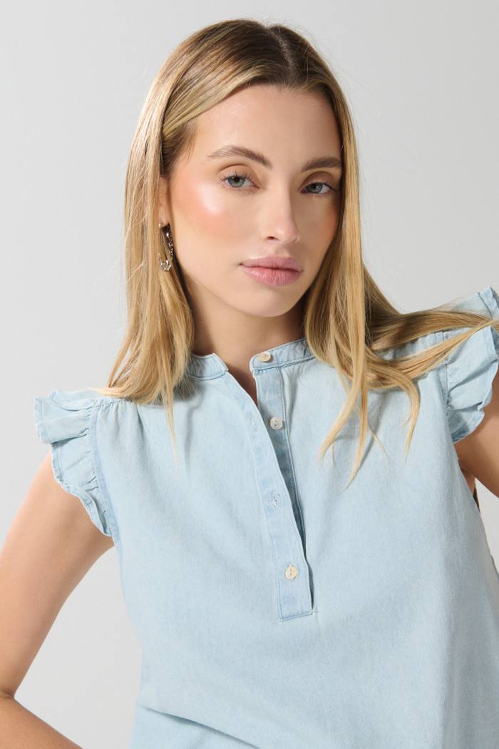 Blusa manga sisa unicolor con golas y cuello nerú