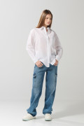Blusa oversize manga larga unicolor con cuello camisero