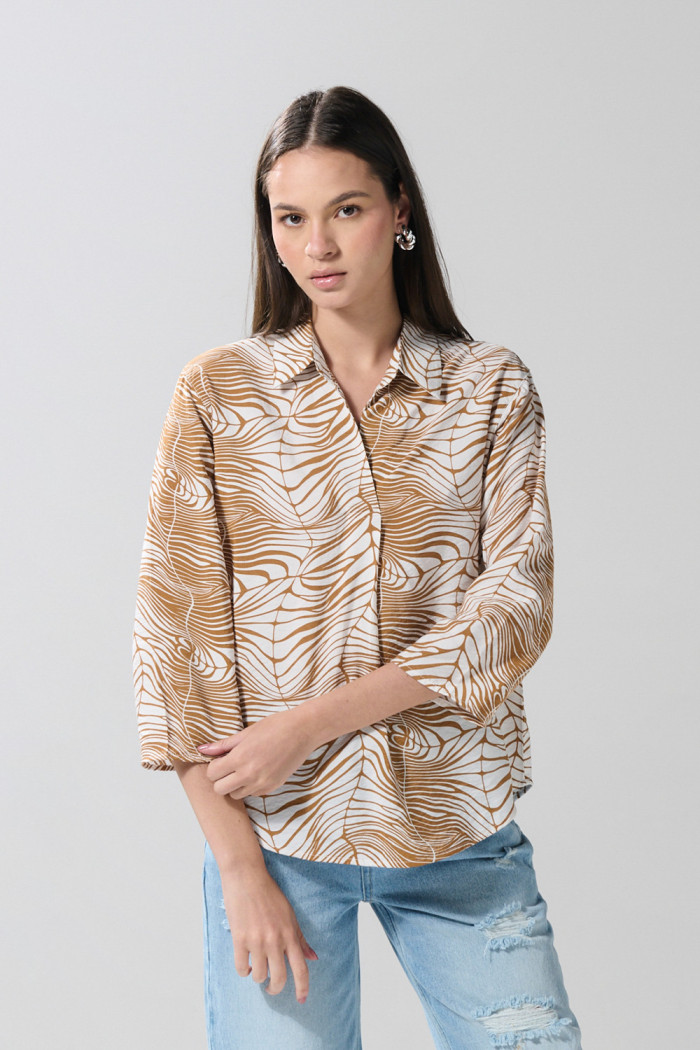 Blusa crop unicolor con prense delantero y manga 3/4