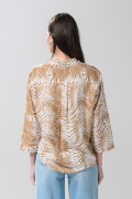 Blusa crop unicolor con prense delantero y manga 3/4