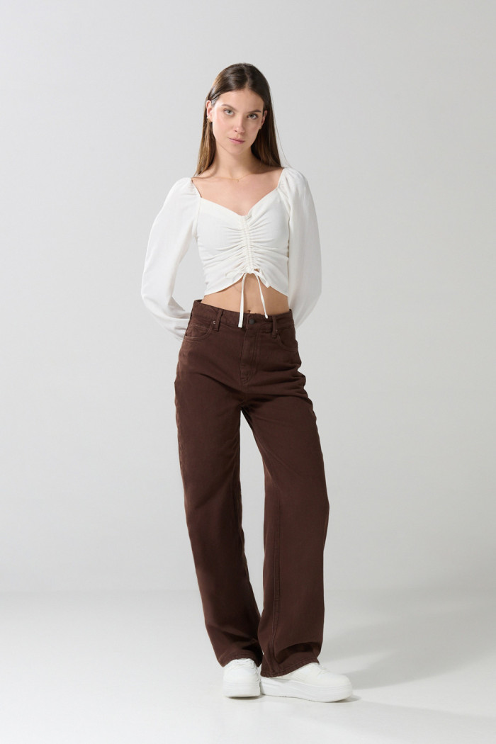 Blusa manga larga unicolor con recogido y escote V