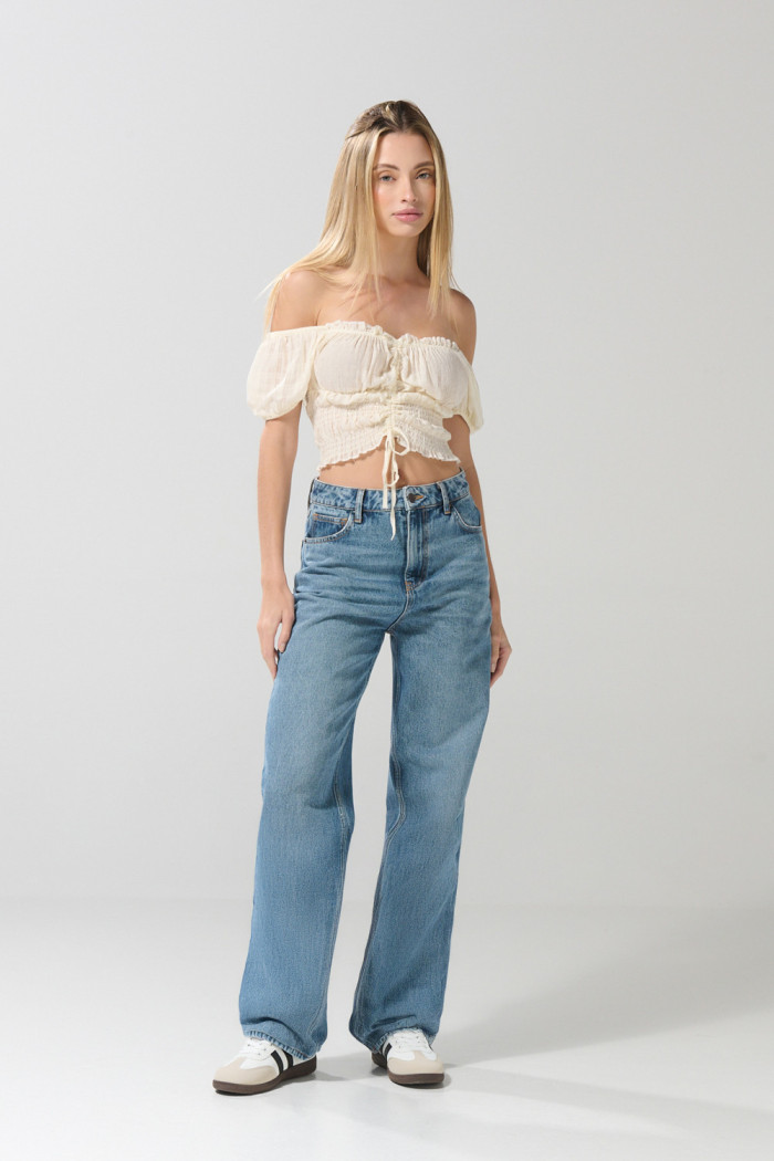 Blusa manga corta unicolor con escote bandeja