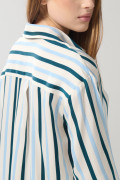 Blusa a rayas crema clara en satín con manga larga