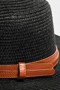 Sombrero negro con cinturón decorativo café