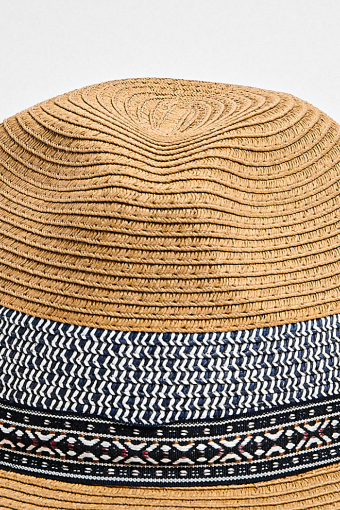 Sombrero Panamá café claro con cinta en contraste