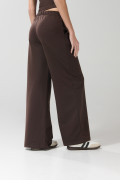 Pantalón unicolor jogger con bota recta en tela gruesa