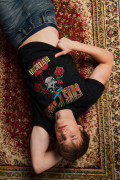 Camiseta negra manga corta con diseño de Guns N´ Roses