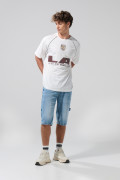 Camiseta oversize crema con arte college y manga ranglan