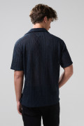 Camisa cuello resort unicolor manga corta con texturas