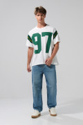 Camiseta cuello redondo oversize crema con arte college