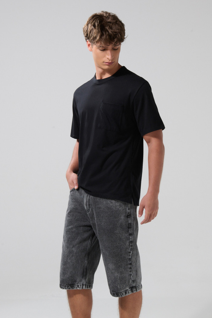 Bermuda gris oscura de jean slim con tiro bajo
