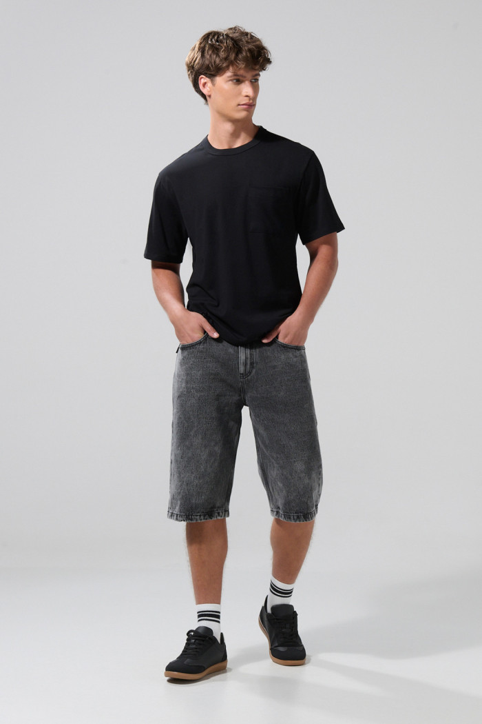 Bermuda gris oscura de jean slim con tiro bajo