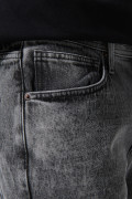 Bermuda gris oscura de jean slim con tiro bajo