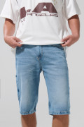 Bermuda de jean carpintero azul clara con tiro bajo