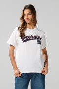 Camiseta college crema con cuello redondo