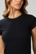 Camiseta ajustada en rib con manga corta unicolor