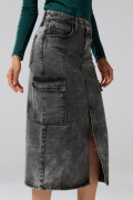 Falda larga de jean cargo gris oscura con tiro medio