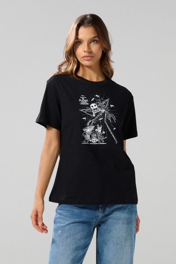 Camiseta negra de Nightmare Before Christmas cuello redondo