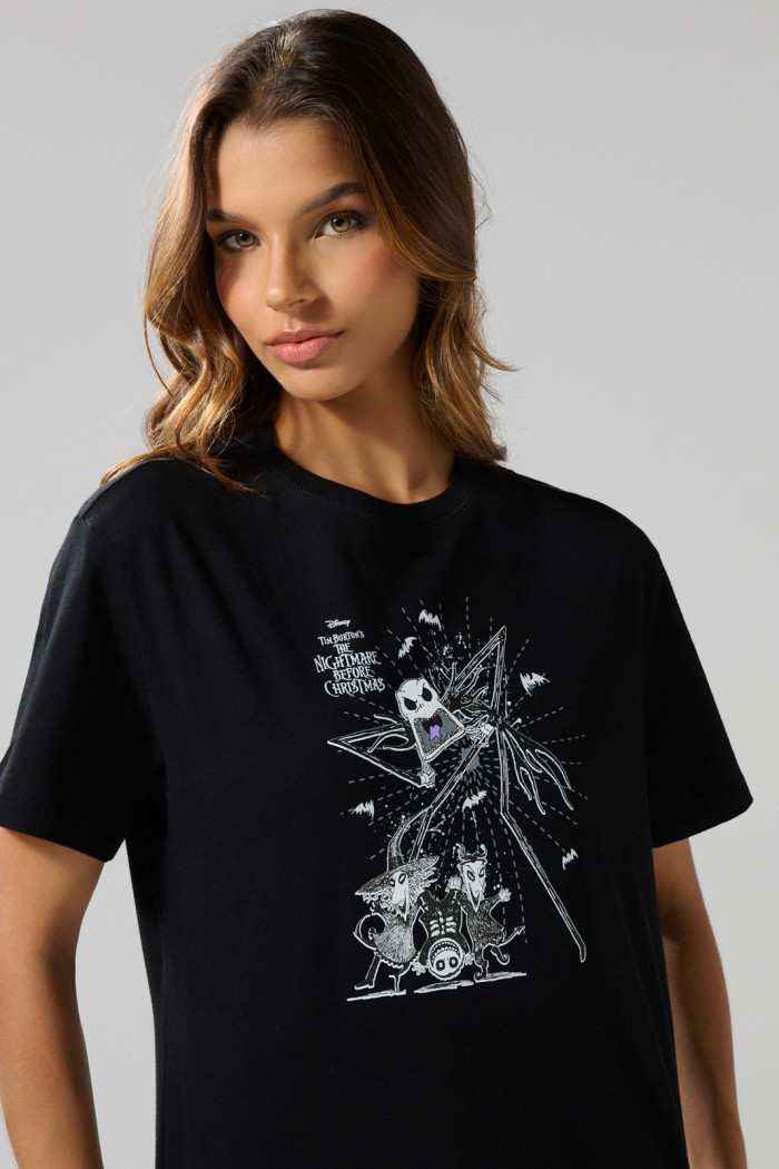 Camiseta negra de Nightmare Before Christmas cuello redondo