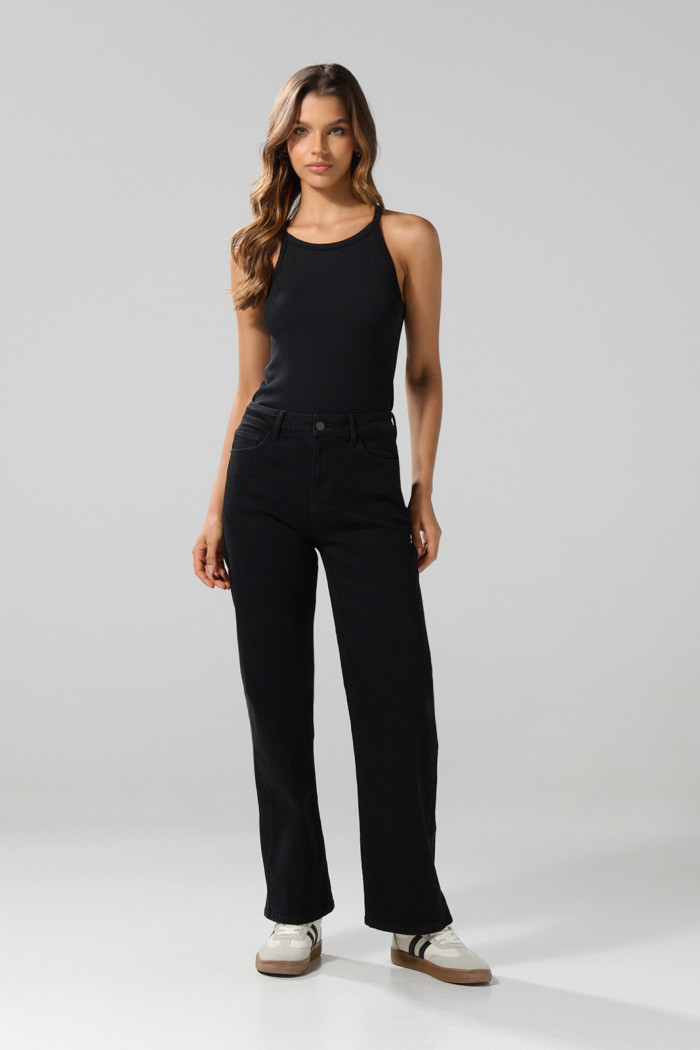 Jean straight leg bota recta negro con tiro alto