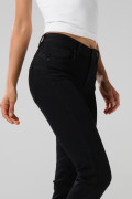 Jean negro push up con tiro alto, bolsillos y realce