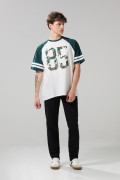 Camiseta crema college con manga ranglan corta oversize