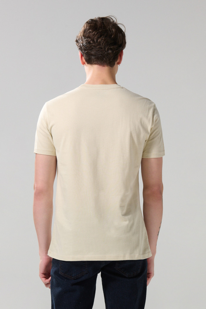 Camiseta cuello redondo kaki con estampado college