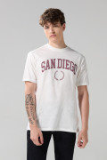 Camiseta con diseño college y cuello redondo crema clara