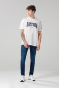 Camiseta college crema manga corta con hombro rodado