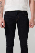 Jean azul intenso skinny con tiro bajo y 5 bolsillos