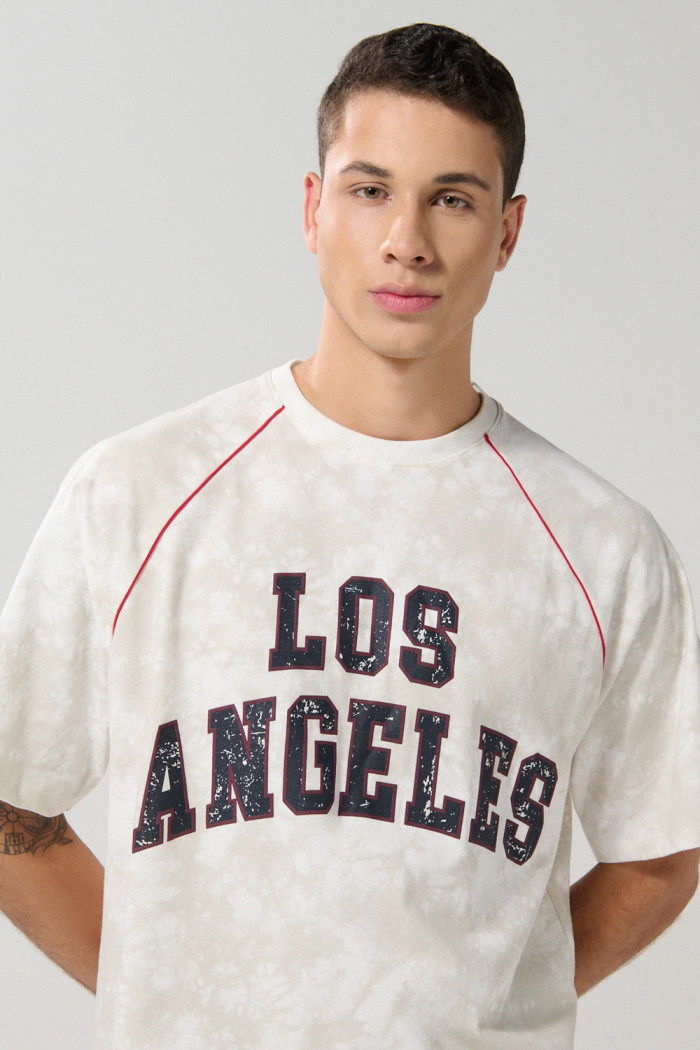 Camiseta crema tie dye oversize college con manga ranglan