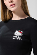 Camiseta manga larga negra con diseño de Hello Kitty
