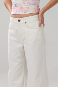 Jean culotte crema claro con bota ancha y tiro alto