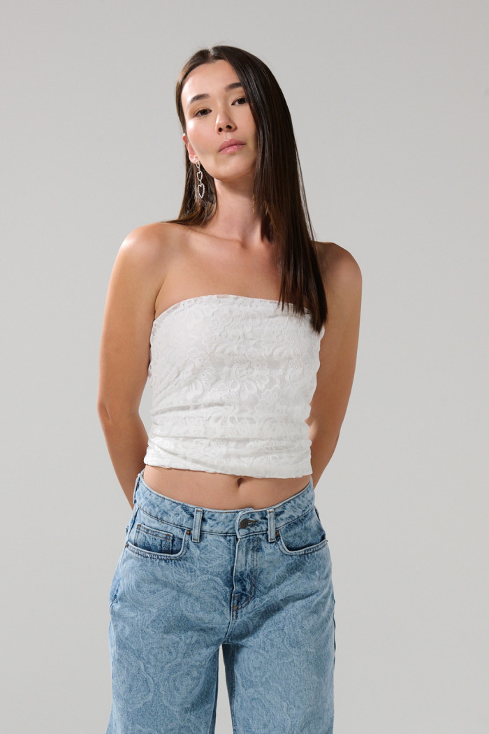 Top strapless unicolor con escote recto