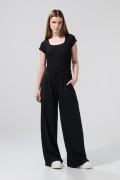Pantalón negro palazzo con tiro alto y bota ancha
