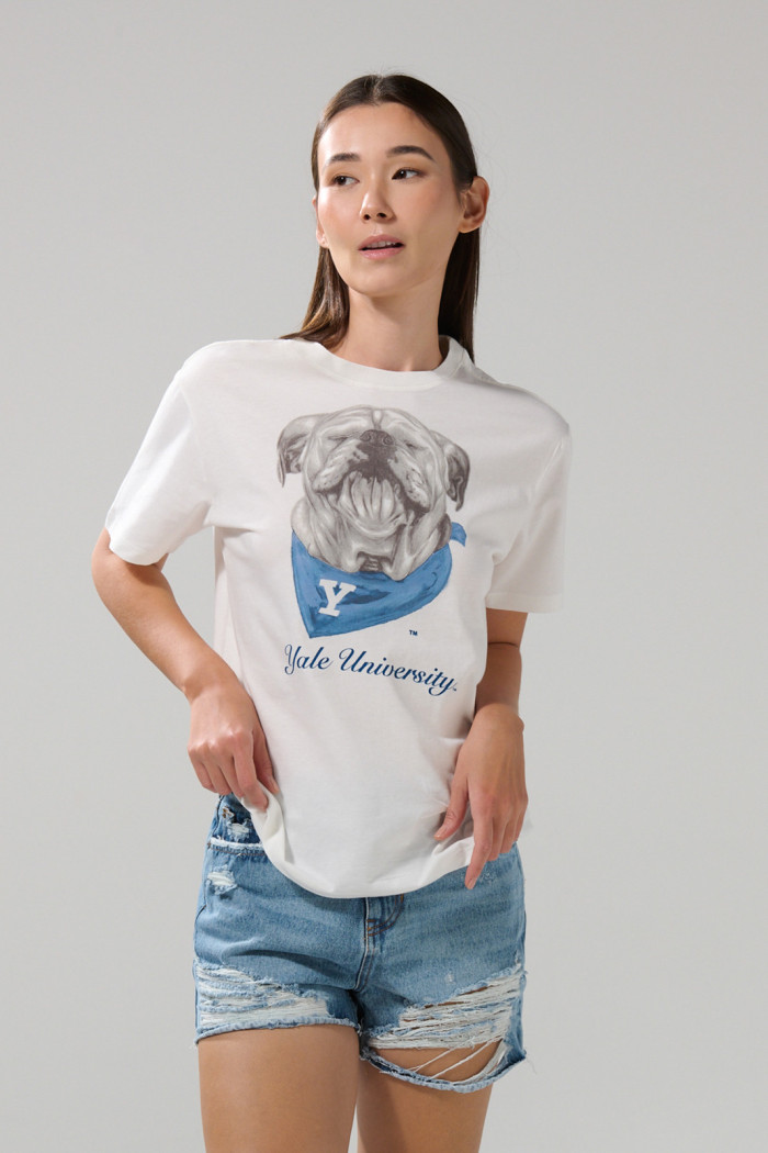 Camiseta crema cuello redondo con arte de Yale