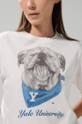 Camiseta crema cuello redondo con arte de Yale